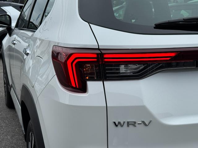 ＷＲ－Ｖ Ｚ＋　【フルＬＥＤヘッドライト！ホンダコネクテッドナビ！】ホンダセンシング　１７インチアルミホイール　フルオートエアコン　リアエアコン　電動格納式ドアミラー　本革巻きステアリングホイール　ＬＥＤフォグランプ（26枚目）