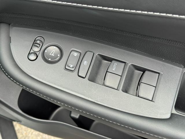 ＷＲ－Ｖ Ｚ＋　【フルＬＥＤヘッドライト！ホンダコネクテッドナビ！】ホンダセンシング　１７インチアルミホイール　フルオートエアコン　リアエアコン　電動格納式ドアミラー　本革巻きステアリングホイール　ＬＥＤフォグランプ（43枚目）