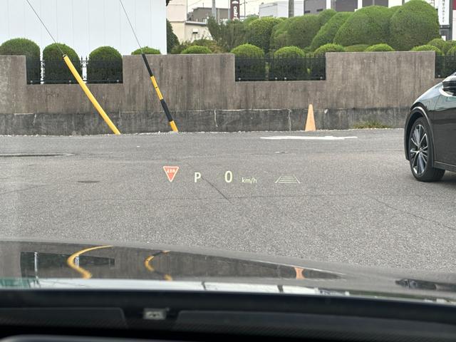 ハリアーハイブリッド Z レザーパッケージ・ナイトシェード 【特別仕様車!調光パノラマルーフ!!】ブラインドスポットモニター 12.3インチディスプレイオーディオ パノラミックビューモニター AC100V電源 パワーバッグドア JBLサウンドシステム Dミラー(41枚目)