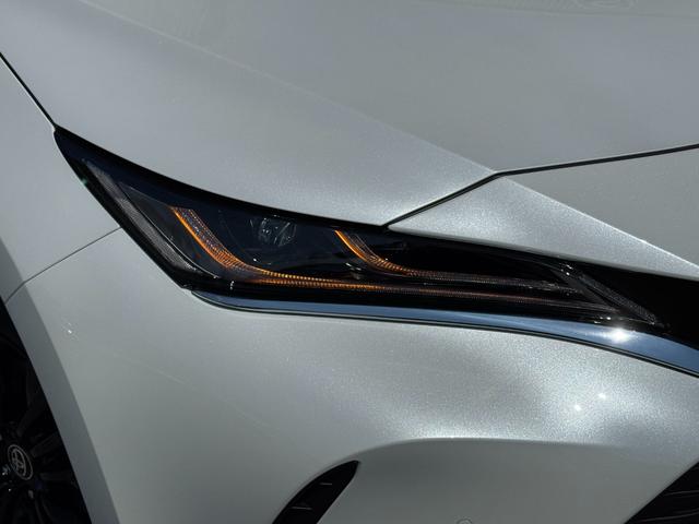 ハリアーハイブリッド Z レザーパッケージ・ナイトシェード 【特別仕様車!!!ナイトシェード!!!】調光パノラマルーフ パノラミックビューモニター 12.3インチディスプレイオーディオ JBLサウンドシステム AC100V電源 ベンチレーション シートヒーター(12枚目)