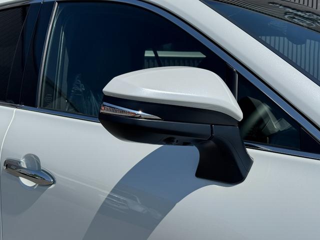 ハリアーハイブリッド Z レザーパッケージ・ナイトシェード 【特別仕様車!!!ナイトシェード!!!】調光パノラマルーフ パノラミックビューモニター 12.3インチディスプレイオーディオ JBLサウンドシステム AC100V電源 ベンチレーション シートヒーター(18枚目)