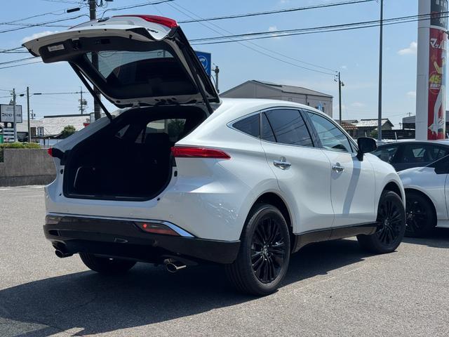 ハリアーハイブリッド Z レザーパッケージ・ナイトシェード 【特別仕様車!!!ナイトシェード!!!】調光パノラマルーフ パノラミックビューモニター 12.3インチディスプレイオーディオ JBLサウンドシステム AC100V電源 ベンチレーション シートヒーター(26枚目)