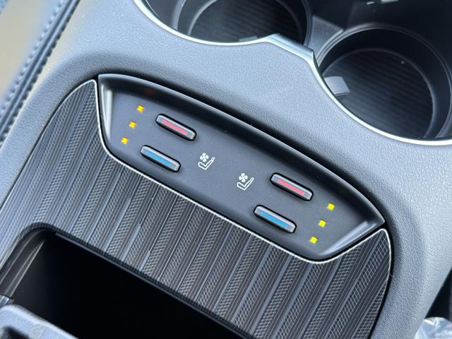 ハリアーハイブリッド Z レザーパッケージ・ナイトシェード 【特別仕様車!!!ナイトシェード!!!】調光パノラマルーフ パノラミックビューモニター 12.3インチディスプレイオーディオ JBLサウンドシステム AC100V電源 ベンチレーション シートヒーター(54枚目)