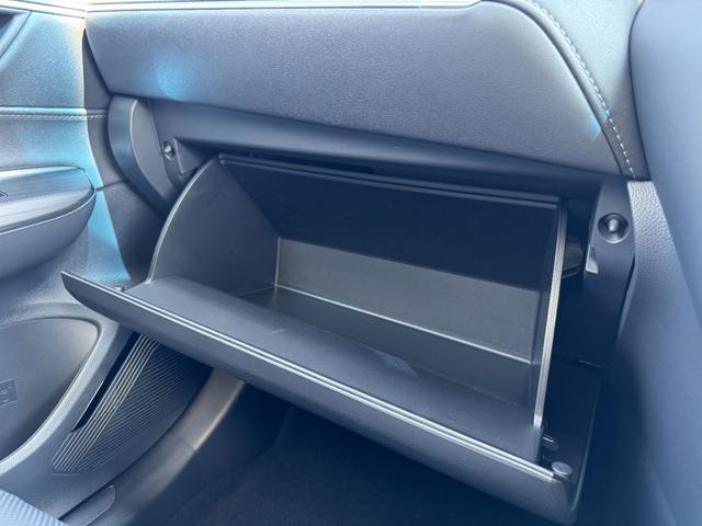 ハリアーハイブリッド Z レザーパッケージ・ナイトシェード 【特別仕様車!!!ナイトシェード!!!】調光パノラマルーフ パノラミックビューモニター 12.3インチディスプレイオーディオ JBLサウンドシステム AC100V電源 ベンチレーション シートヒーター(69枚目)