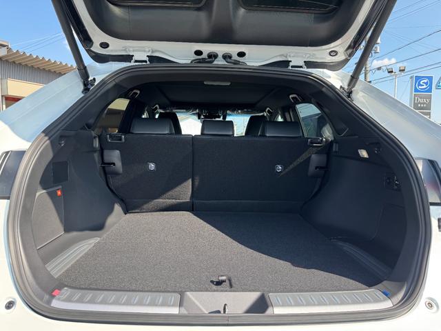 ハリアーハイブリッド Z レザーパッケージ・ナイトシェード 【特別仕様車!!!ナイトシェード!!!】調光パノラマルーフ パノラミックビューモニター 12.3インチディスプレイオーディオ JBLサウンドシステム AC100V電源 ベンチレーション シートヒーター(76枚目)