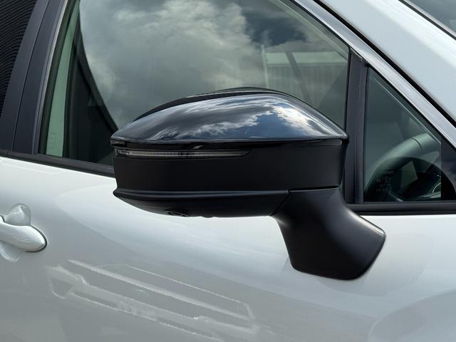 カローラクロス ハイブリッド Z 【改モデル!即納!!】パノラミックビューモニター! ブラインドスポットモニター! ハンズフリーパワーバッグドア シートヒーター1 ベンチレーション 10.5インチディスプレイオーディオ フルセグTV!(19枚目)