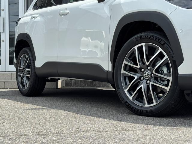 カローラクロス ハイブリッド Z 【改モデル!即納!!】パノラミックビューモニター! ブラインドスポットモニター! ハンズフリーパワーバッグドア シートヒーター1 ベンチレーション 10.5インチディスプレイオーディオ フルセグTV!(22枚目)