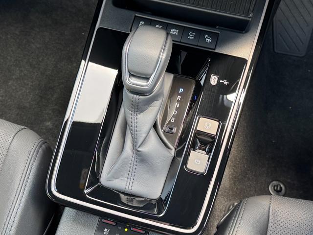 カローラクロス ハイブリッド Z 【改モデル!即納!!】パノラミックビューモニター! ブラインドスポットモニター! ハンズフリーパワーバッグドア シートヒーター1 ベンチレーション 10.5インチディスプレイオーディオ フルセグTV!(54枚目)