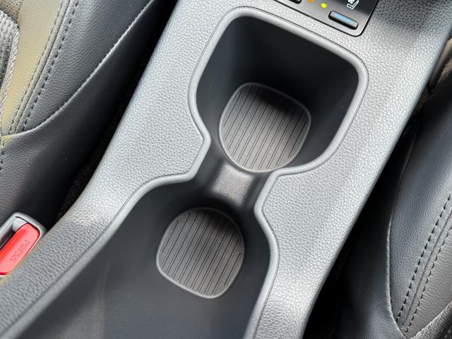 カローラクロス ハイブリッド Z 【改モデル!即納!!】パノラミックビューモニター! ブラインドスポットモニター! ハンズフリーパワーバッグドア シートヒーター1 ベンチレーション 10.5インチディスプレイオーディオ フルセグTV!(59枚目)