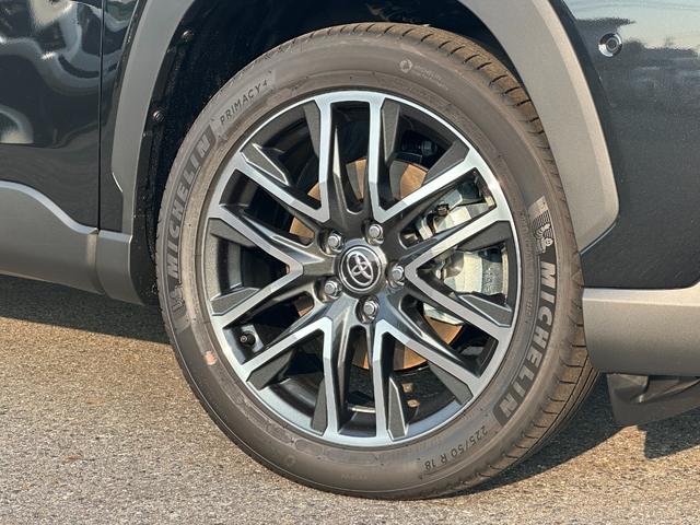 カローラクロス ハイブリッド　Ｚ　【パノラマルーフ！パノラミックビューモニター！】　アドバンストパーク　１０．５インチディスプレイオーディオ　ハンズフリーパワーバッグドア　ブラインドスポットモニター　ベンチレーション　ＡＣ１００Ｖ電源（17枚目）