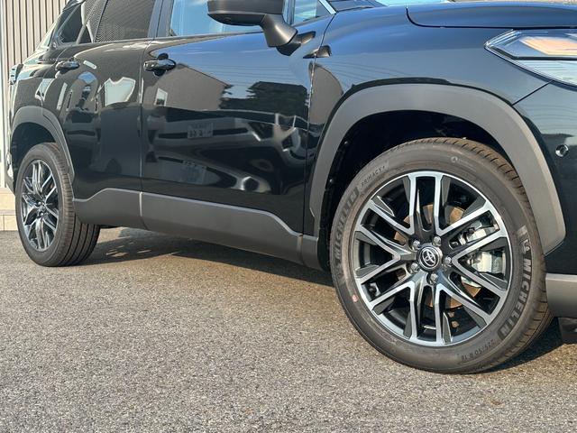 カローラクロス ハイブリッド　Ｚ　【パノラマルーフ！パノラミックビューモニター！】　アドバンストパーク　１０．５インチディスプレイオーディオ　ハンズフリーパワーバッグドア　ブラインドスポットモニター　ベンチレーション　ＡＣ１００Ｖ電源（18枚目）