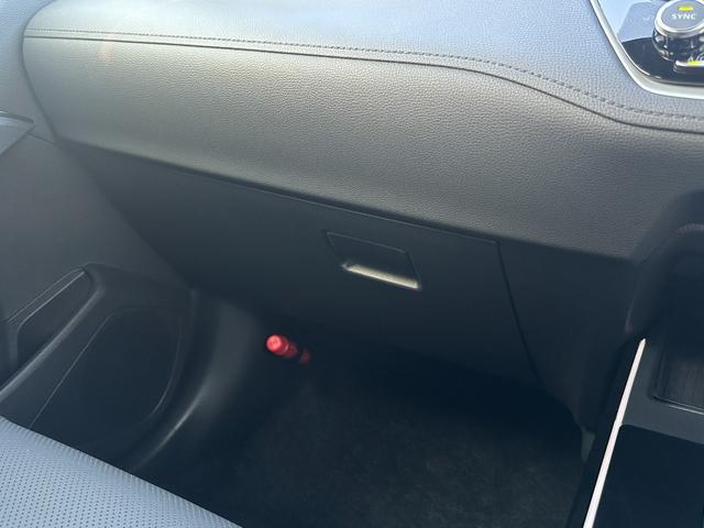 カローラクロス ハイブリッド　Ｚ　【パノラマルーフ！パノラミックビューモニター！】　アドバンストパーク　１０．５インチディスプレイオーディオ　ハンズフリーパワーバッグドア　ブラインドスポットモニター　ベンチレーション　ＡＣ１００Ｖ電源（66枚目）