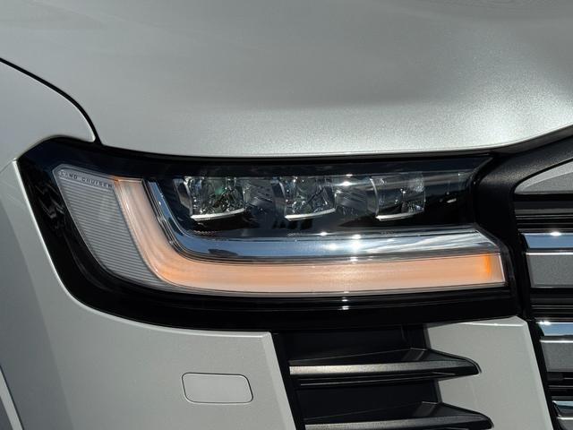 ランドクルーザー ＺＸ　【リアエンターテインメントシステム！パノラミックビューモニター！】クールＢＯＸ　ＪＢＬサウンドシステム　リアデフロック　タイヤ空気圧センサー　ブラックルーフレール　モデリスタエアロ　サンルーフ　ＢＳＭ（11枚目）