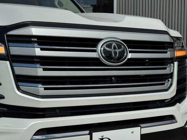 ランドクルーザー ＺＸ　【リアエンターテインメントシステム！パノラミックビューモニター！】クールＢＯＸ　ＪＢＬサウンドシステム　リアデフロック　タイヤ空気圧センサー　ブラックルーフレール　モデリスタエアロ　サンルーフ　ＢＳＭ（15枚目）