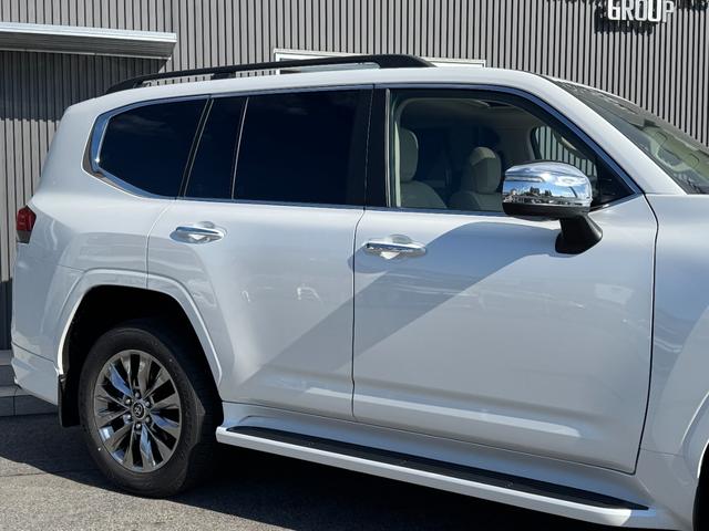 ランドクルーザー ＺＸ　【リアエンターテインメントシステム！パノラミックビューモニター！】クールＢＯＸ　ＪＢＬサウンドシステム　リアデフロック　タイヤ空気圧センサー　ブラックルーフレール　モデリスタエアロ　サンルーフ　ＢＳＭ（17枚目）