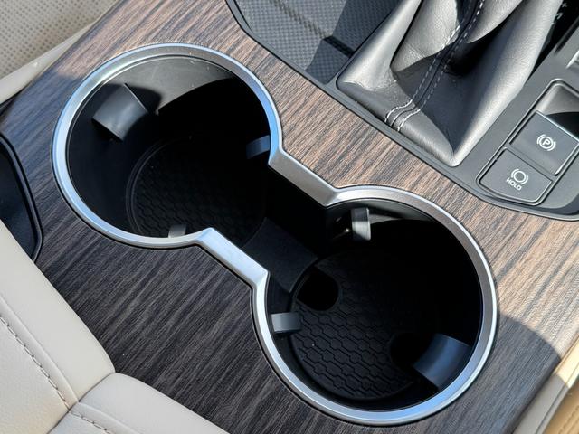 ランドクルーザー ＺＸ　【リアエンターテインメントシステム！パノラミックビューモニター！】クールＢＯＸ　ＪＢＬサウンドシステム　リアデフロック　タイヤ空気圧センサー　ブラックルーフレール　モデリスタエアロ　サンルーフ　ＢＳＭ（59枚目）