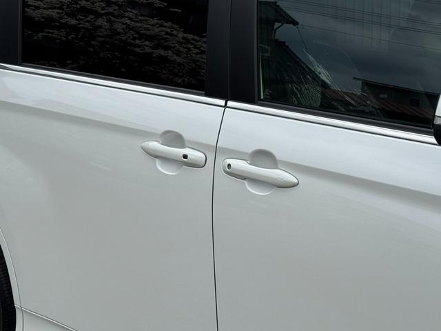 ヴォクシー ハイブリッドＳ－Ｚ　【パノラミックビューモニター！快適利便パッケージＨｉ】１０．５インチディスプレイオーディオ　三眼ＬＥＤヘッドライト　ＨＵＤ　デジタルインナーミラー　スペアタイヤ　ＣＤ／ＤＶＤデッキ　アドバンストパーク（22枚目）