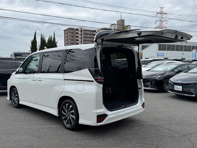 ヴォクシー ハイブリッドＳ－Ｚ　【パノラミックビューモニター！快適利便パッケージＨｉ】１０．５インチディスプレイオーディオ　三眼ＬＥＤヘッドライト　ＨＵＤ　デジタルインナーミラー　スペアタイヤ　ＣＤ／ＤＶＤデッキ　アドバンストパーク（25枚目）