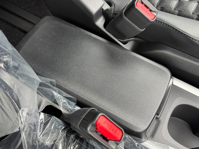 ヴォクシー ハイブリッドＳ－Ｚ　【パノラミックビューモニター！快適利便パッケージＨｉ】１０．５インチディスプレイオーディオ　三眼ＬＥＤヘッドライト　ＨＵＤ　デジタルインナーミラー　スペアタイヤ　ＣＤ／ＤＶＤデッキ　アドバンストパーク（60枚目）