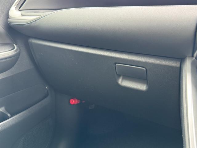 ヴォクシー ハイブリッドＳ－Ｚ　【パノラミックビューモニター！快適利便パッケージＨｉ】１０．５インチディスプレイオーディオ　三眼ＬＥＤヘッドライト　ＨＵＤ　デジタルインナーミラー　スペアタイヤ　ＣＤ／ＤＶＤデッキ　アドバンストパーク（63枚目）