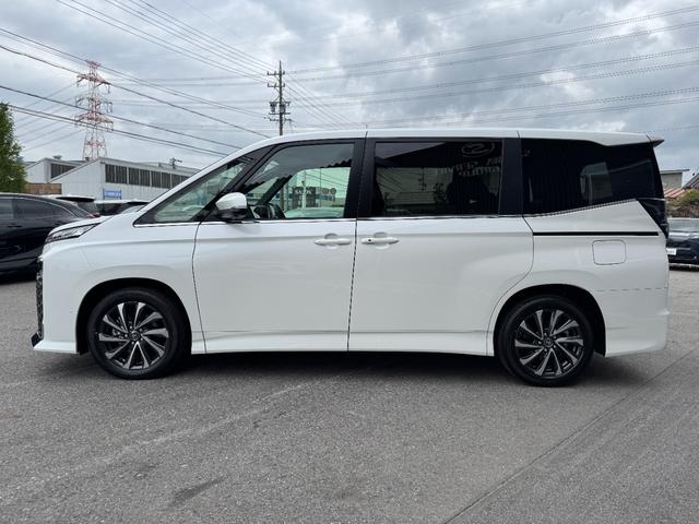 ヴォクシー ハイブリッドＳ－Ｚ　【１３．２インチフリップダウンモニター！トヨタチームメイト！】１０．５インチディスプレイオーディオ　快適利便パッケージＨｉ　ＡＣ１００Ｖ電源　両側パワースライドドア　ブラインドスポットモニター　ＥＴＣ（7枚目）