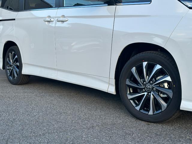 ヴォクシー ハイブリッドＳ－Ｚ　【１３．２インチフリップダウンモニター！トヨタチームメイト！】１０．５インチディスプレイオーディオ　快適利便パッケージＨｉ　ＡＣ１００Ｖ電源　両側パワースライドドア　ブラインドスポットモニター　ＥＴＣ（17枚目）