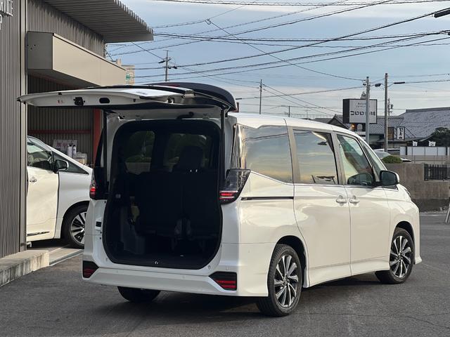 ヴォクシー ハイブリッドＳ－Ｚ　【１３．２インチフリップダウンモニター！トヨタチームメイト！】１０．５インチディスプレイオーディオ　快適利便パッケージＨｉ　ＡＣ１００Ｖ電源　両側パワースライドドア　ブラインドスポットモニター　ＥＴＣ（20枚目）