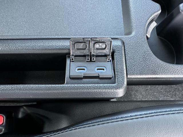 ヴォクシー ハイブリッドＳ－Ｚ　【１３．２インチフリップダウンモニター！トヨタチームメイト！】１０．５インチディスプレイオーディオ　快適利便パッケージＨｉ　ＡＣ１００Ｖ電源　両側パワースライドドア　ブラインドスポットモニター　ＥＴＣ（69枚目）