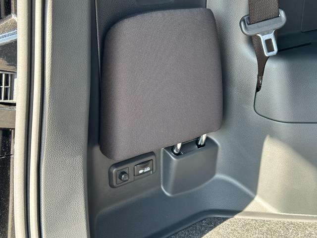 ヴォクシー ハイブリッドＳ－Ｚ　【１３．２インチフリップダウンモニター！トヨタチームメイト！】１０．５インチディスプレイオーディオ　快適利便パッケージＨｉ　ＡＣ１００Ｖ電源　両側パワースライドドア　ブラインドスポットモニター　ＥＴＣ（75枚目）