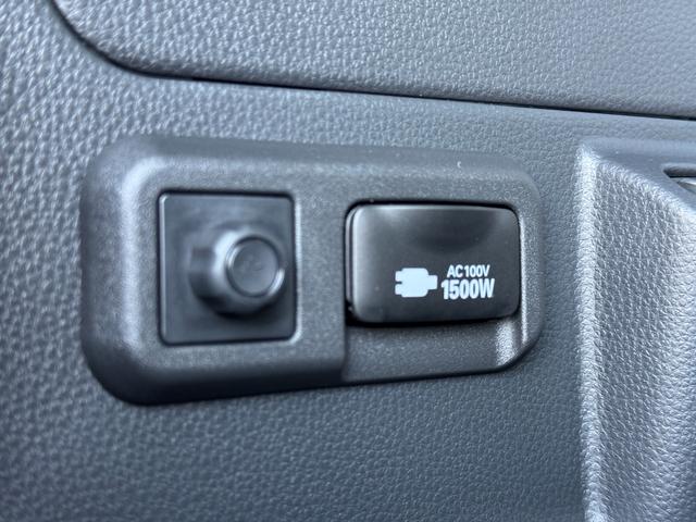 ヴォクシー ハイブリッドＳ－Ｚ　【１３．２インチフリップダウンモニター！トヨタチームメイト！】１０．５インチディスプレイオーディオ　快適利便パッケージＨｉ　ＡＣ１００Ｖ電源　両側パワースライドドア　ブラインドスポットモニター　ＥＴＣ（78枚目）