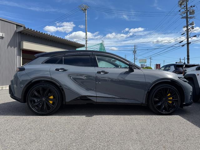 クラウンスポーツ Ｚ　【イエローキャリパー！パノラマルーフ！】　黒内装　寒冷地仕様　パノラミックビューモニター　アドバンストパーク　ヘッドアップディスプレイ　デジタルインナーミラー　ＡＣ１００Ｖ　ブラインドスポットモニター（9枚目）