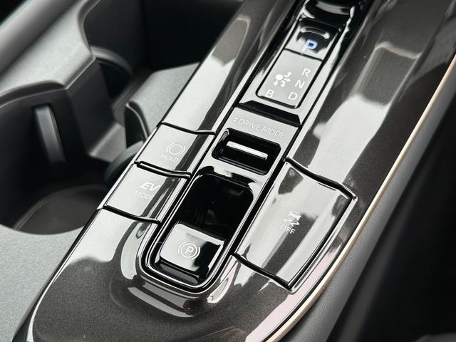 クラウンスポーツ Ｚ　【イエローキャリパー！パノラマルーフ！】　黒内装　寒冷地仕様　パノラミックビューモニター　アドバンストパーク　ヘッドアップディスプレイ　デジタルインナーミラー　ＡＣ１００Ｖ　ブラインドスポットモニター（62枚目）