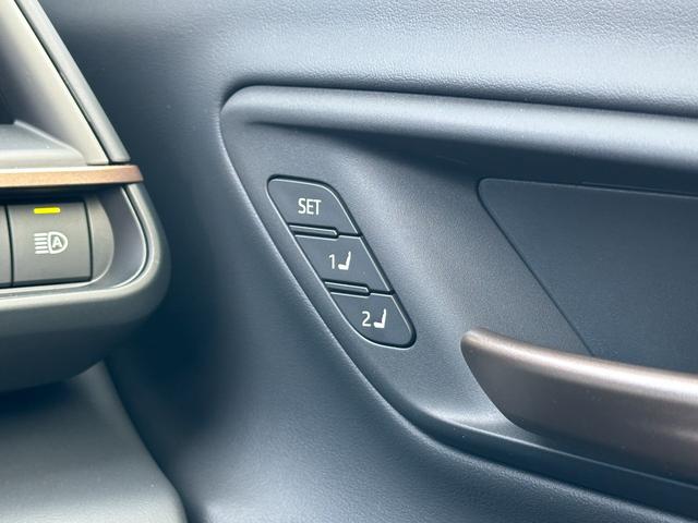 クラウンスポーツ Ｚ　【即納！パノラマルーフ！】１２．３インチディスプレイオーディオ　デジタルインナーミラー　ドラレコ前後　パノラミックビューモニター　２１インチアルミホイール　ワイヤレス充電　ハンズフリーパワーバックドア（41枚目）