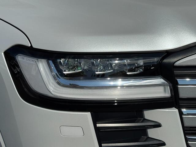 ランドクルーザー ＺＸ　【リアエンターテインメントシステム！パノラミックビューモニター！】クールＢＯＸ　ＪＢＬサウンドシステム　リアデフロック　タイヤ空気圧センサー　ブラックルーフレール　モデリスタエアロ　サンルーフ　ＢＳＭ（12枚目）