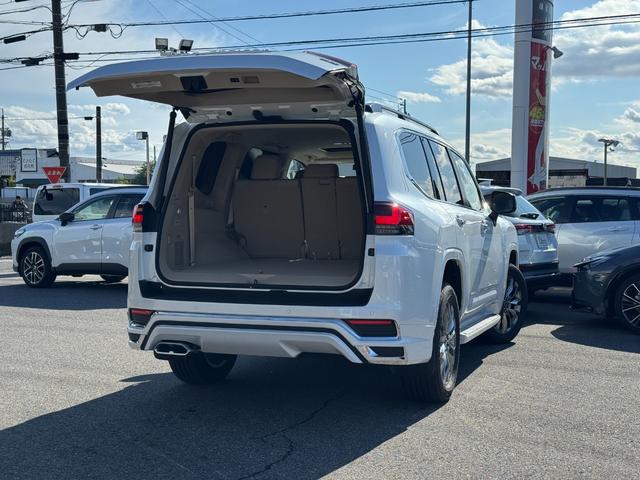 ランドクルーザー ＺＸ　【リアエンターテインメントシステム！パノラミックビューモニター！】クールＢＯＸ　ＪＢＬサウンドシステム　リアデフロック　タイヤ空気圧センサー　ブラックルーフレール　モデリスタエアロ　サンルーフ　ＢＳＭ（28枚目）