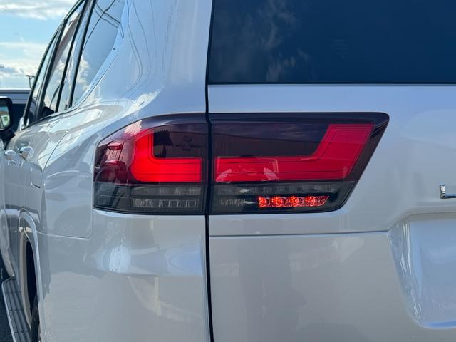 ランドクルーザー ＺＸ　【リアエンターテインメントシステム！パノラミックビューモニター！】クールＢＯＸ　ＪＢＬサウンドシステム　リアデフロック　タイヤ空気圧センサー　ブラックルーフレール　モデリスタエアロ　サンルーフ　ＢＳＭ（32枚目）