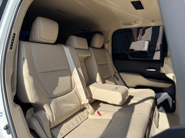 ランドクルーザー ＺＸ　【リアエンターテインメントシステム！パノラミックビューモニター！】クールＢＯＸ　ＪＢＬサウンドシステム　リアデフロック　タイヤ空気圧センサー　ブラックルーフレール　モデリスタエアロ　サンルーフ　ＢＳＭ（71枚目）