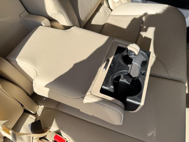 ランドクルーザー ＺＸ　【リアエンターテインメントシステム！パノラミックビューモニター！】クールＢＯＸ　ＪＢＬサウンドシステム　リアデフロック　タイヤ空気圧センサー　ブラックルーフレール　モデリスタエアロ　サンルーフ　ＢＳＭ（72枚目）