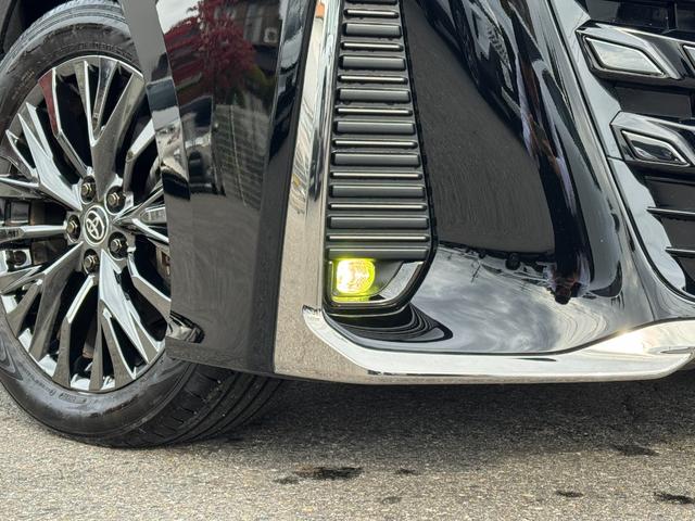 ヴェルファイアハイブリッド Ｚ　プレミア　【黄色フォグランプ！！トヨタチームメイト！】パノラミックビューモニター　デジタルインナーミラー　両側パワースライドドア　１４インチディスプレイオーディオ　ベンチレーション　シートヒーター　ＥＴＣ２．０（12枚目）