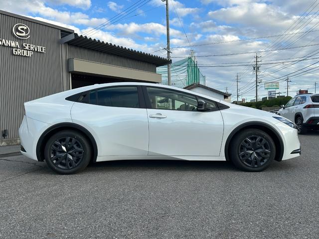 プリウス Ｇ　【ブラインドスポットモニター！！ＥＴＣ２．０！】８インチディスプレイオーディオ　ＡＣ１００Ｖ電源　トヨタセーフティセンス　エレクトロシフトマチック　電動パーキングブレーキ　全席オートウィンドウ　ＬＤＡ（9枚目）