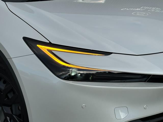 プリウス Ｇ　【ブラインドスポットモニター！！ＥＴＣ２．０！】８インチディスプレイオーディオ　ＡＣ１００Ｖ電源　トヨタセーフティセンス　エレクトロシフトマチック　電動パーキングブレーキ　全席オートウィンドウ　ＬＤＡ（14枚目）