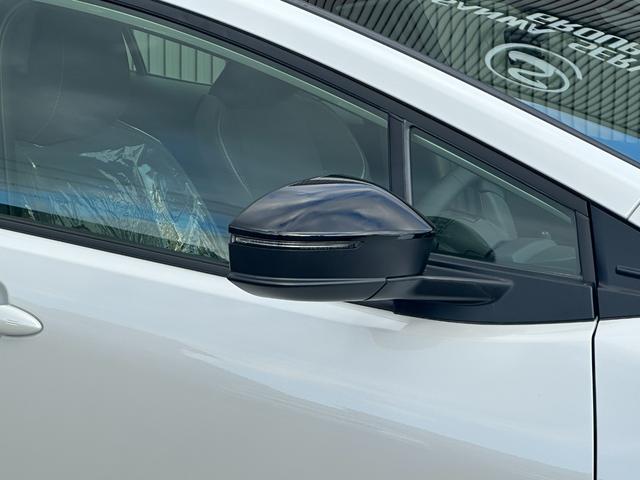 プリウス Ｇ　【ブラインドスポットモニター！！ＥＴＣ２．０！】８インチディスプレイオーディオ　ＡＣ１００Ｖ電源　トヨタセーフティセンス　エレクトロシフトマチック　電動パーキングブレーキ　全席オートウィンドウ　ＬＤＡ（17枚目）