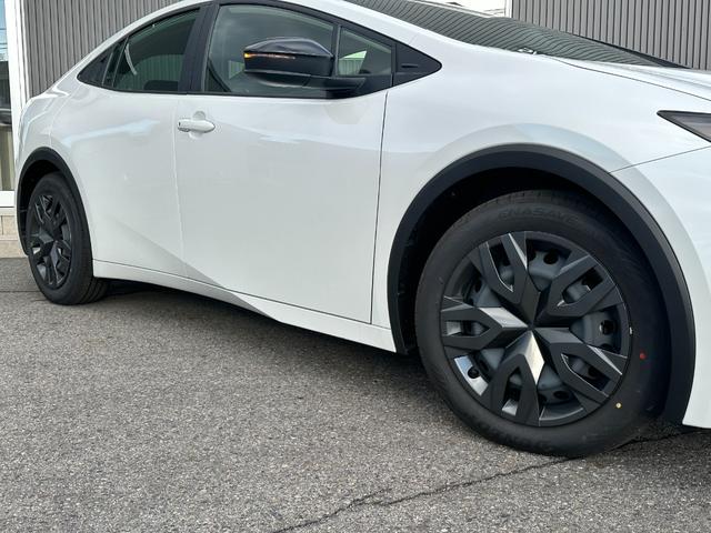 プリウス Ｇ　【ブラインドスポットモニター！！ＥＴＣ２．０！】８インチディスプレイオーディオ　ＡＣ１００Ｖ電源　トヨタセーフティセンス　エレクトロシフトマチック　電動パーキングブレーキ　全席オートウィンドウ　ＬＤＡ（20枚目）