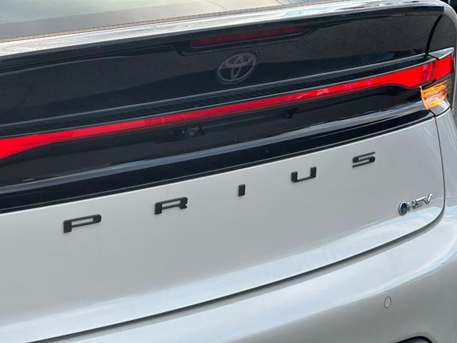 プリウス Ｇ　【ブラインドスポットモニター！！ＥＴＣ２．０！】８インチディスプレイオーディオ　ＡＣ１００Ｖ電源　トヨタセーフティセンス　エレクトロシフトマチック　電動パーキングブレーキ　全席オートウィンドウ　ＬＤＡ（30枚目）