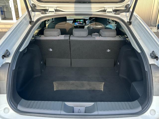 プリウス Ｇ　【ブラインドスポットモニター！！ＥＴＣ２．０！】８インチディスプレイオーディオ　ＡＣ１００Ｖ電源　トヨタセーフティセンス　エレクトロシフトマチック　電動パーキングブレーキ　全席オートウィンドウ　ＬＤＡ（77枚目）