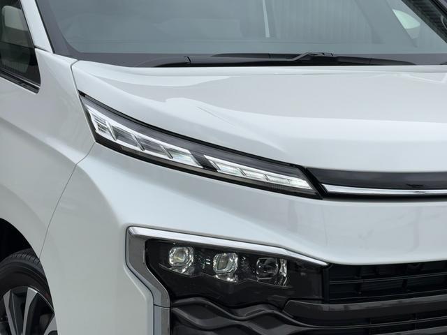 ヴォクシー ハイブリッドＳ－Ｚ　【パノラミックビューモニター！快適利便パッケージＨｉ】１０．５インチディスプレイオーディオ　三眼ＬＥＤヘッドライト　ＨＵＤ　デジタルインナーミラー　スペアタイヤ　ＣＤ／ＤＶＤデッキ　アドバンストパーク（11枚目）