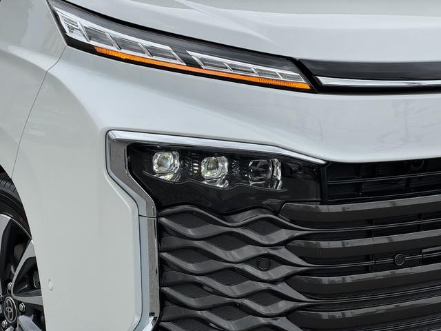 ヴォクシー ハイブリッドＳ－Ｚ　【パノラミックビューモニター！快適利便パッケージＨｉ】１０．５インチディスプレイオーディオ　三眼ＬＥＤヘッドライト　ＨＵＤ　デジタルインナーミラー　スペアタイヤ　ＣＤ／ＤＶＤデッキ　アドバンストパーク（13枚目）