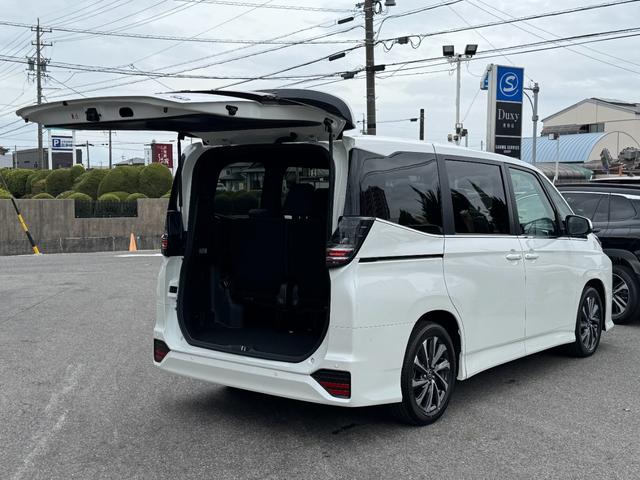 ヴォクシー ハイブリッドＳ－Ｚ　【パノラミックビューモニター！快適利便パッケージＨｉ】１０．５インチディスプレイオーディオ　三眼ＬＥＤヘッドライト　ＨＵＤ　デジタルインナーミラー　スペアタイヤ　ＣＤ／ＤＶＤデッキ　アドバンストパーク（26枚目）