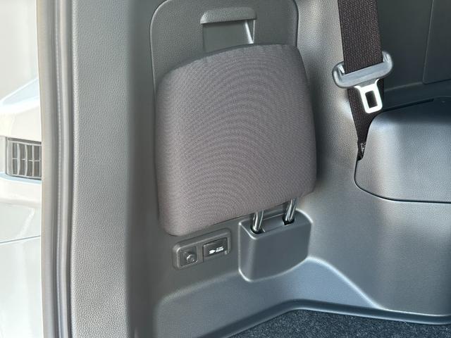 ヴォクシー ハイブリッドＳ－Ｚ　【パノラミックビューモニター！快適利便パッケージＨｉ】１０．５インチディスプレイオーディオ　三眼ＬＥＤヘッドライト　ＨＵＤ　デジタルインナーミラー　スペアタイヤ　ＣＤ／ＤＶＤデッキ　アドバンストパーク（80枚目）