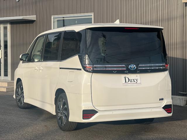 ヴォクシー ハイブリッドＳ－Ｚ　【１３．２インチフリップダウンモニター！トヨタチームメイト！】１０．５インチディスプレイオーディオ　快適利便パッケージＨｉ　ＡＣ１００Ｖ電源　両側パワースライドドア　ブラインドスポットモニター　ＥＴＣ（18枚目）